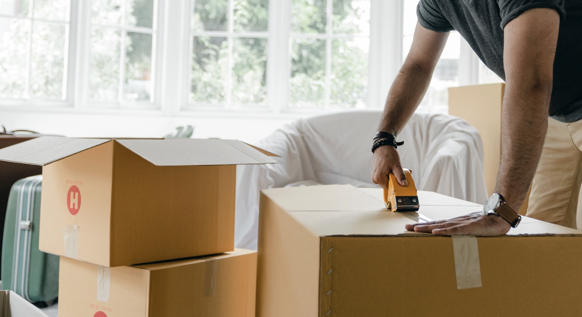 Self Storage for Moving House: What You Need to Know